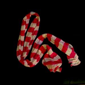 ❤️ Soft pink n white striped scarf